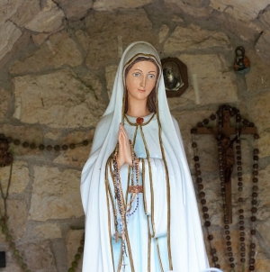 Razones por las que no se debe orar a la Virgen María